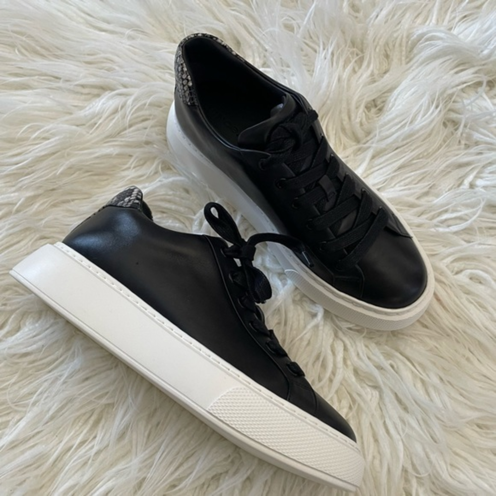Vince black leather snake detail sneakers size 8.5